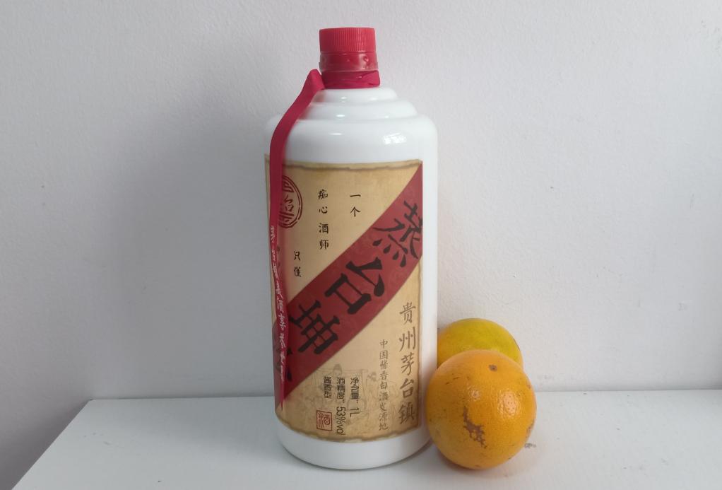 开烟酒店不赚钱的心酸,95后小伙辞职开体彩店