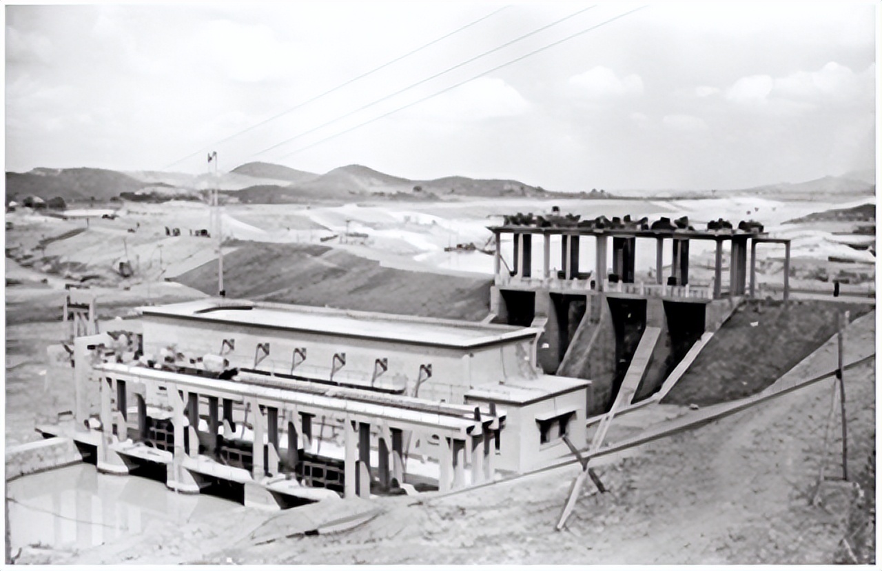 胡说八道，篡改历史？港媒称：英国殖民时造的供水系统令香港繁荣