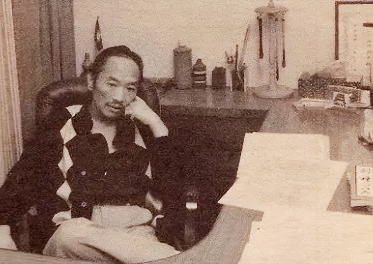 浪子古龙：是侠客也纵风流，爱酒，一生都离不开江湖、女人、酒