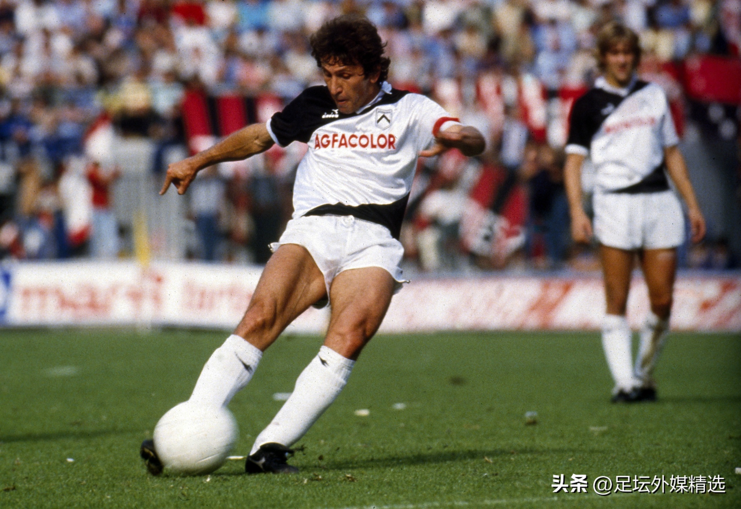 中国十佳中场排名,足坛史上最优秀十大中场球员