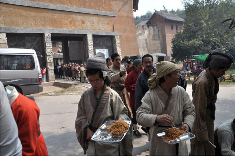 横店女群演真实处境可怜,横店群演泛滥的人