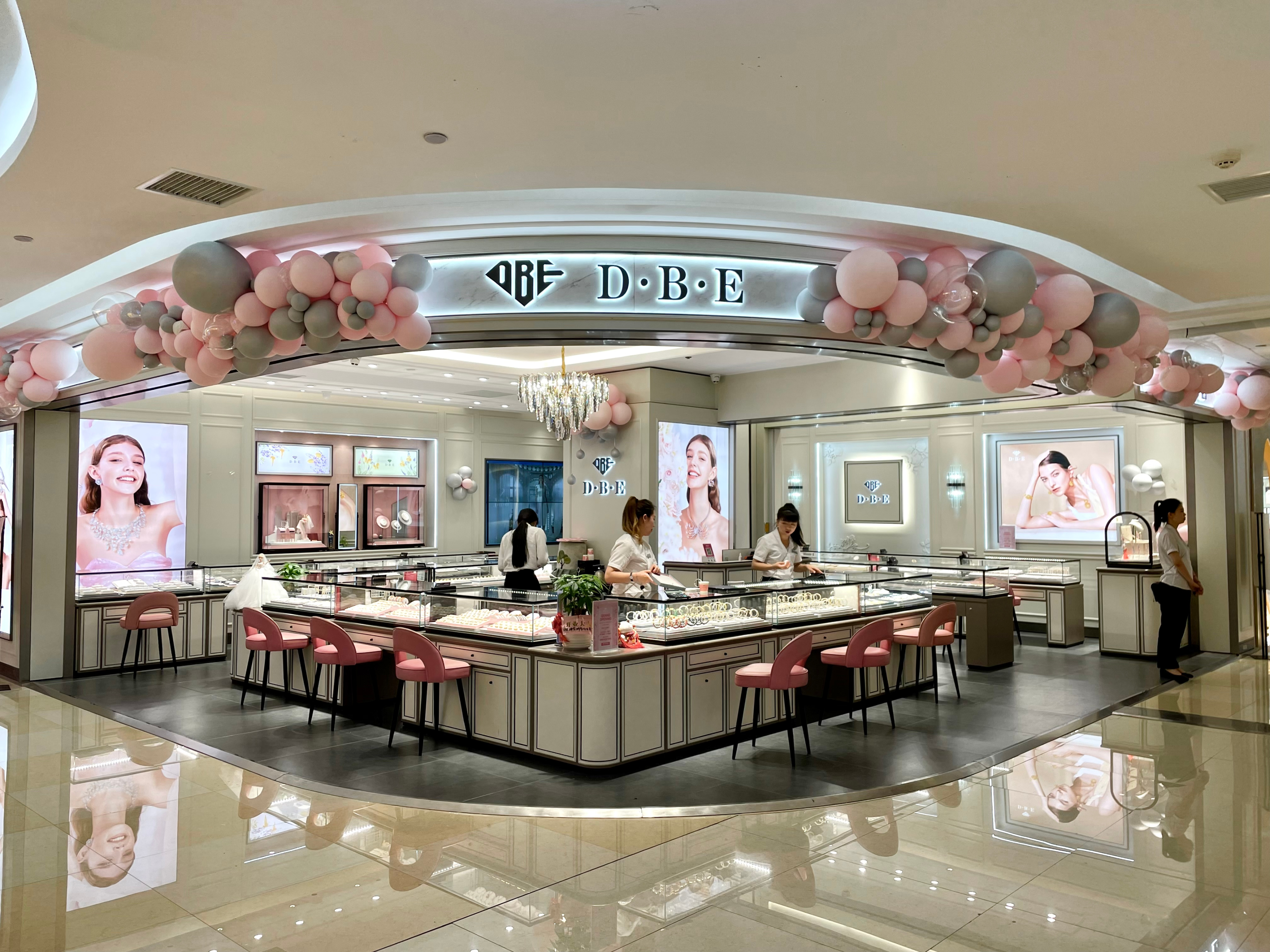 买黄金首饰到哪家店,买黄金珠宝首饰有哪些品牌店