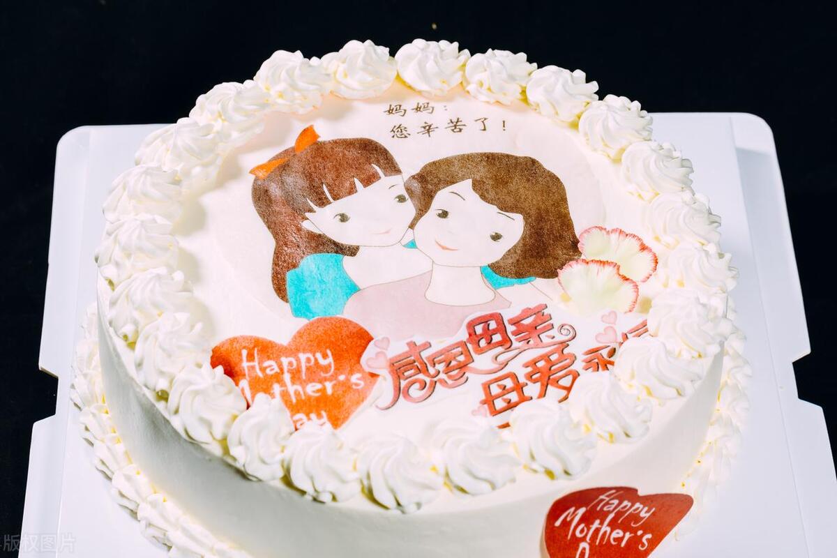 母亲节蛋糕怎么裱花和放水果,母亲节为妈妈做的蛋糕应该怎么做