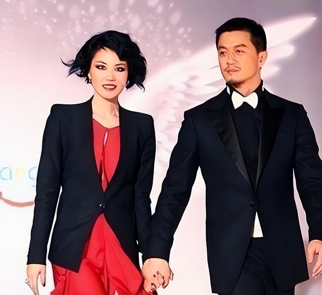 王菲和谢霆锋谈恋爱时候的年龄,王菲谢霆锋分别年龄