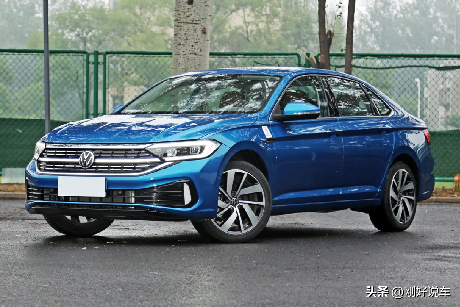 为什么说速腾是a级车里面的标杆,23款新速腾是不是a级车的扛把子