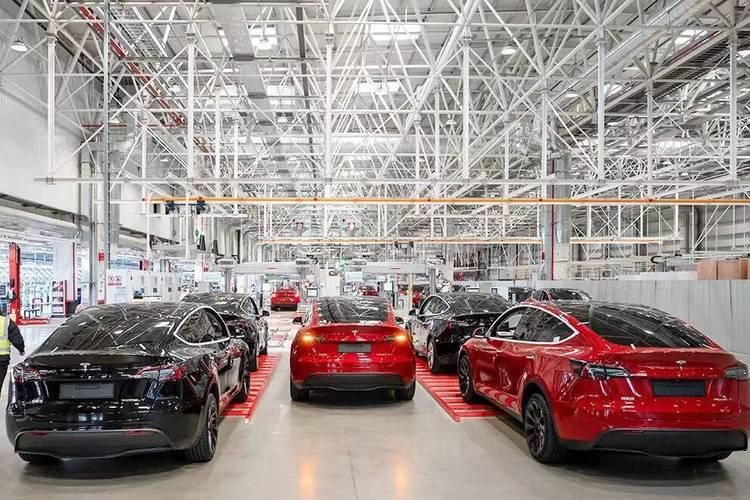 特斯拉比亚迪纯电动技术比较,特斯拉和比亚迪谁造电动汽车最早