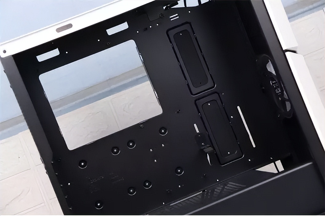 技嘉x670和b650主板区别,技嘉x670小雕支持固态pcie5.0