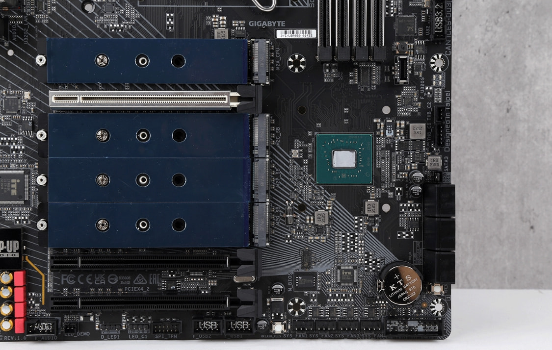 技嘉z690雪鹰和小雕主板评测,技嘉z690小雕pro评测