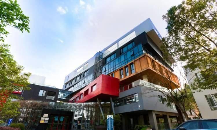 “乾坤必有用，服务包送上门”