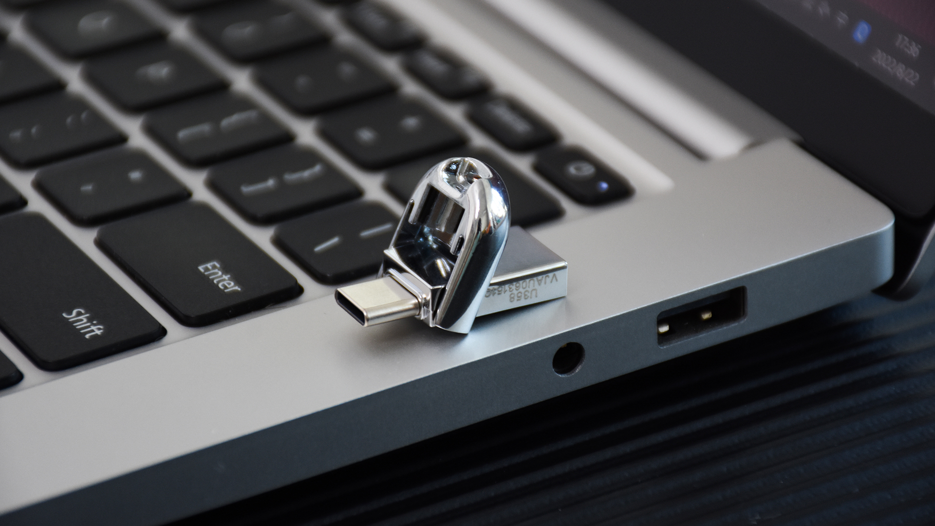 aigoU358多功能TypeC闪存U盘：高速读写，便捷备份