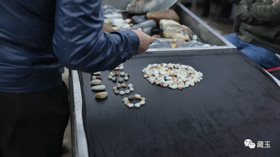 500能买什么样的和田玉手串,300元的和田玉手串是真的吗