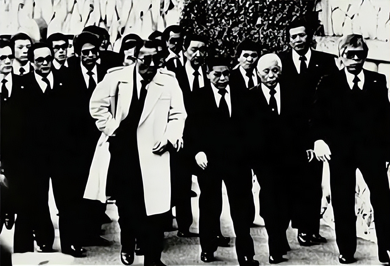 为什么香港有那么多黑帮?1997年香港回归,黑帮到底去哪了?