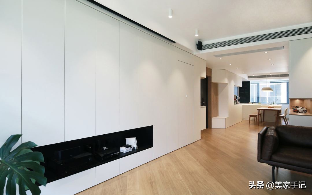 全屋都打柜子效果图,90平米极简装修打满柜子