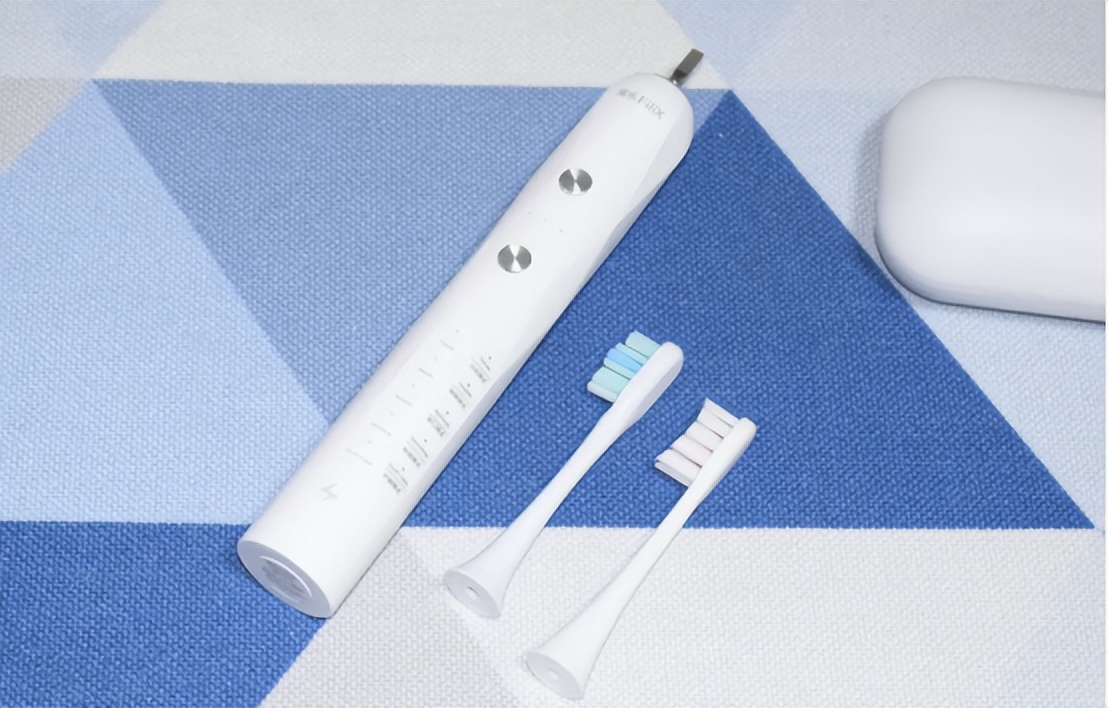 牙刷欧乐b和飞利浦松下,电动牙刷飞利浦松下usmile哪个好