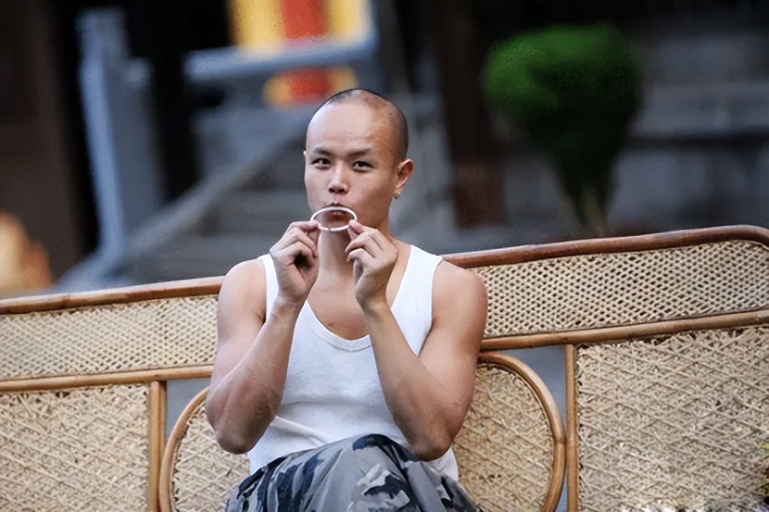 乐嘉为什么变成现在这个样子,跌下神坛的乐嘉真的落魄了吗