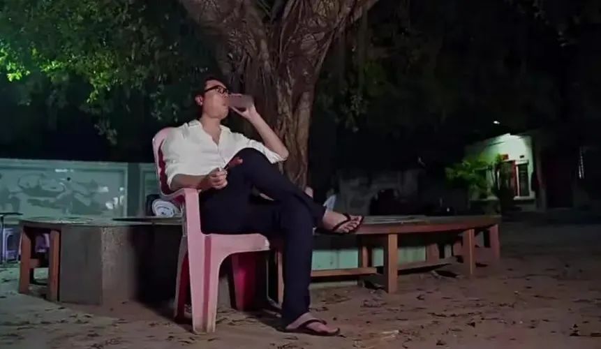 为什么大帅哥都是大脸,好好的帅哥为什么长了个嘴