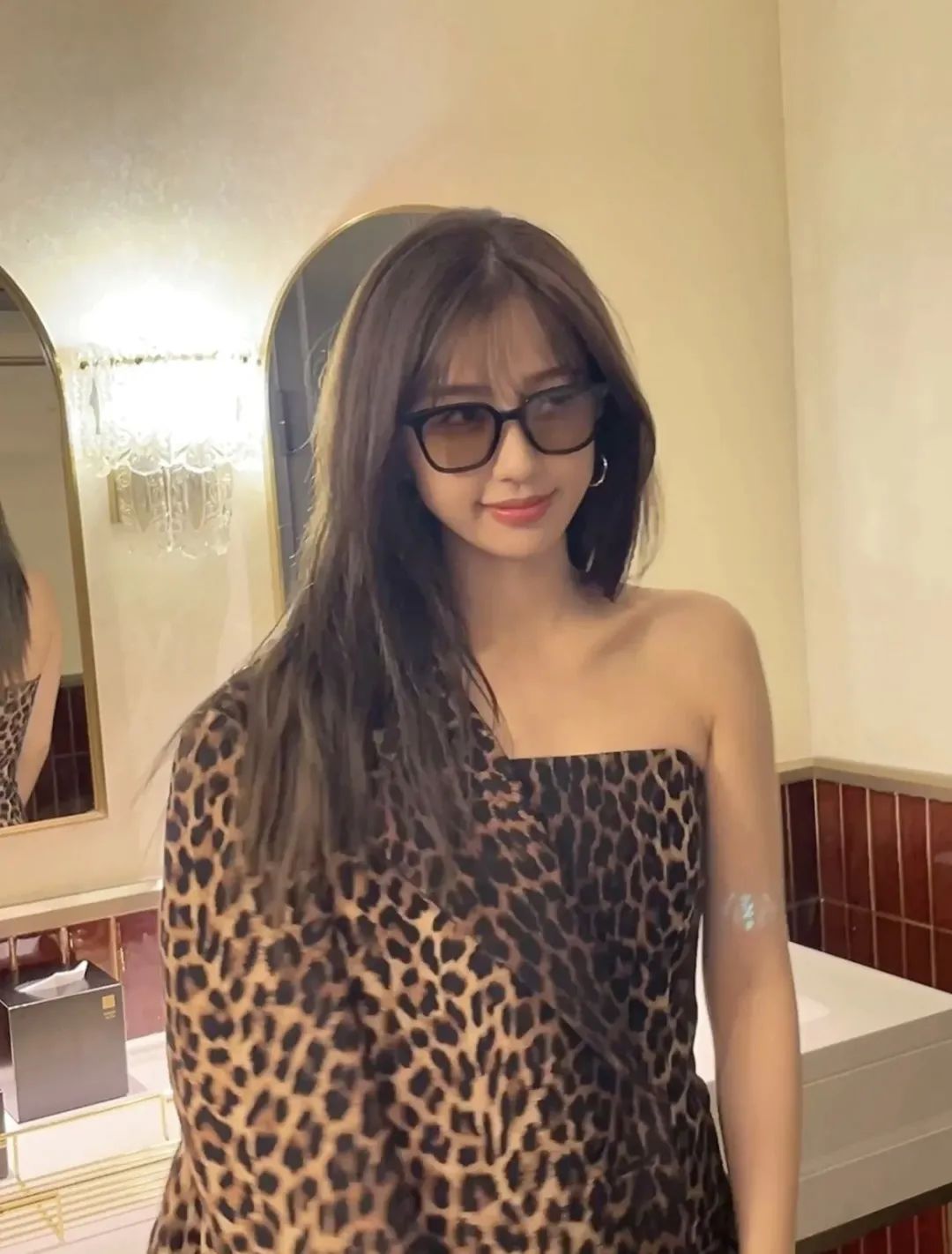 虞书欣圆脸变微脸的方法,虞书欣扁平脸改善