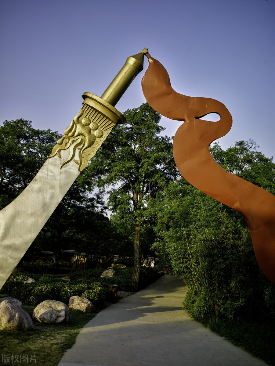 剑毒梅香是不是古龙写的,古龙文集剑毒梅香共3册