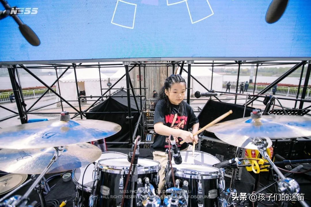 “嗨，我们是14G，来自西安的小伙计”