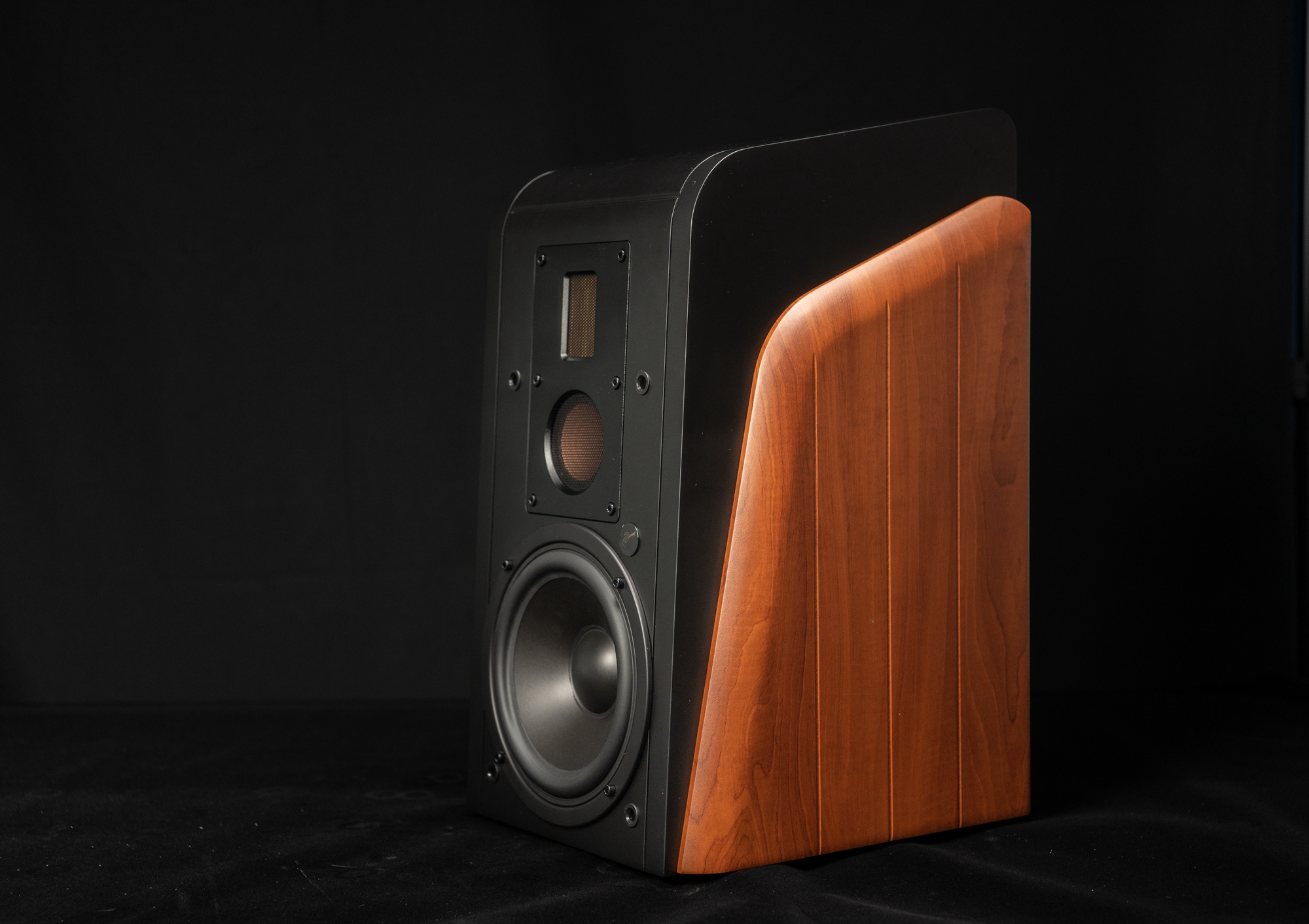 惠威m200mkiii和m300哪个更好,惠威m200mkiii对比m300