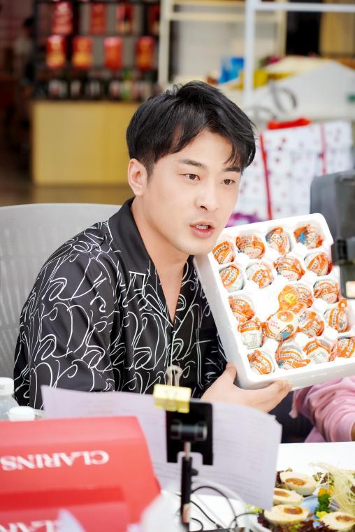 辛巴利用辛选集团的供应链优势，扶贫助农乡村振兴项目