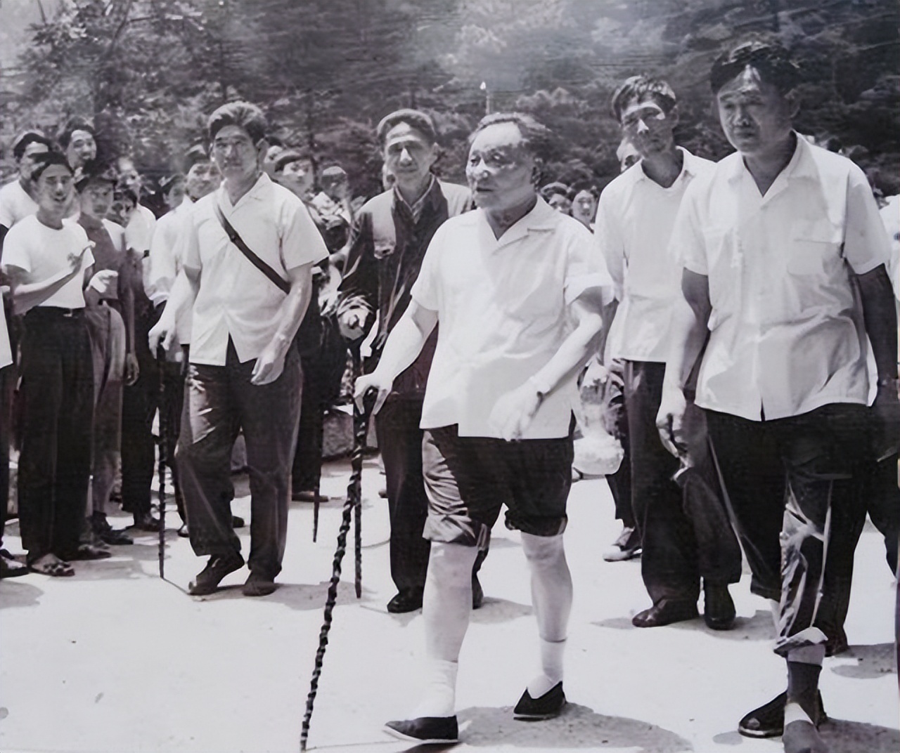 *小平邓**的保健医生郭勤英：邓公之所以能活到90岁，和一习惯有关系