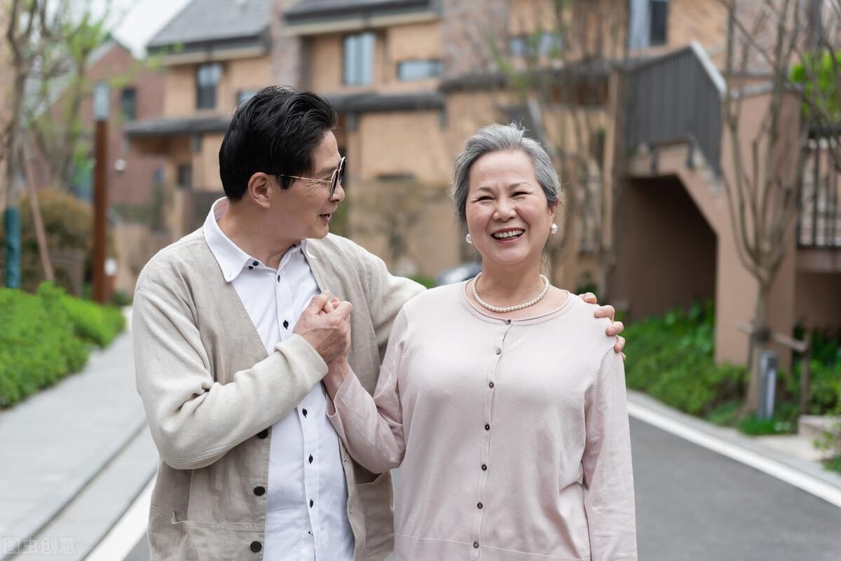 老年人最好的助眠食物,中老年助睡眠的食物有哪些