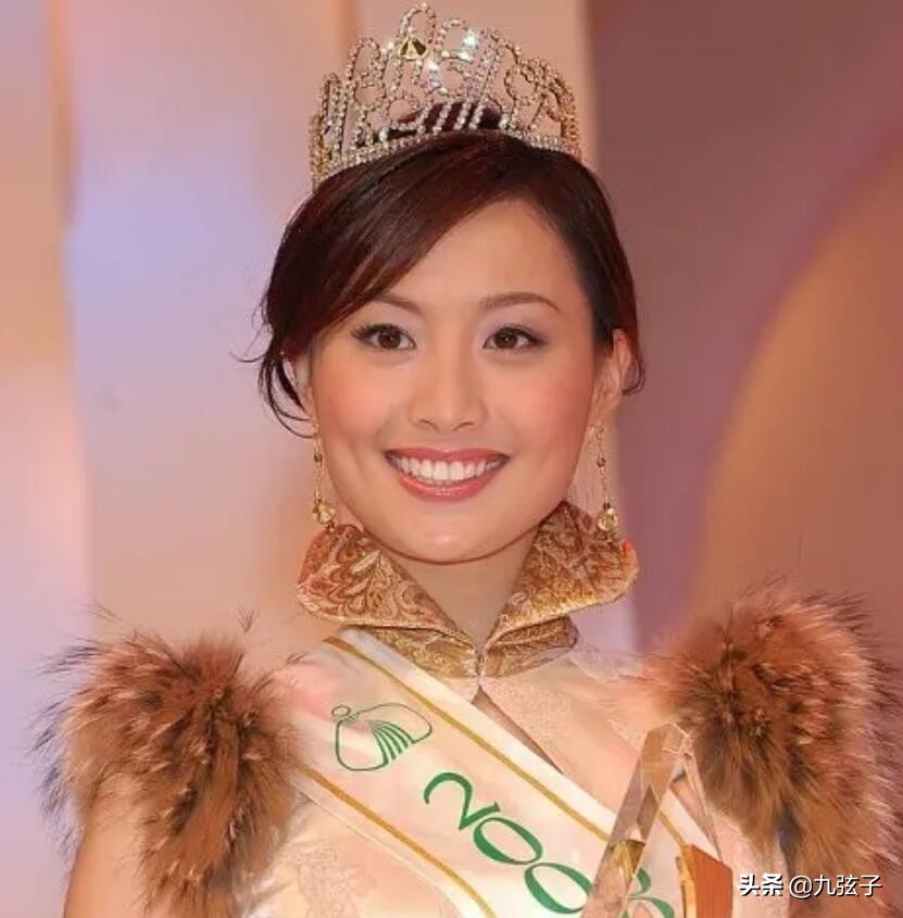 陈法拉谈婚后生活,陈法拉二婚后与女儿合影
