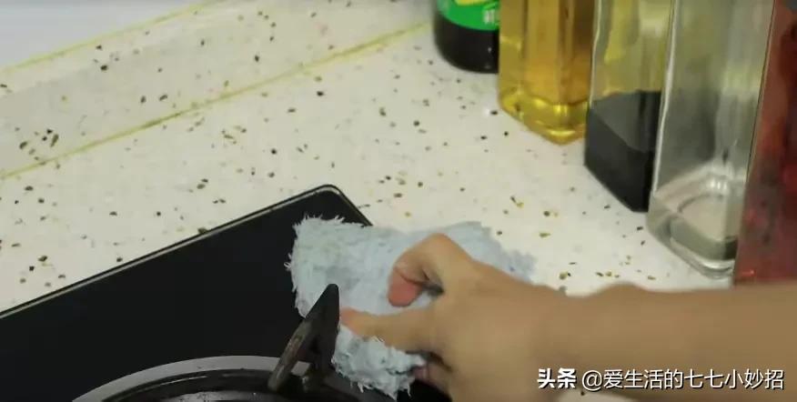 蟑螂药不要买了教你一个土办法,买了蟑螂药后家里蟑螂不出现了呢