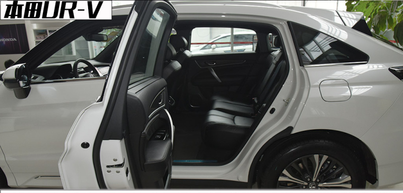 本田ur-v中年人一个不错的选择,低油耗看本田ur-v如何占领市场