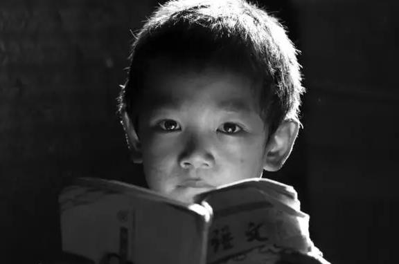 如何改善孩子的人际关系,克服儿童人际交往障碍