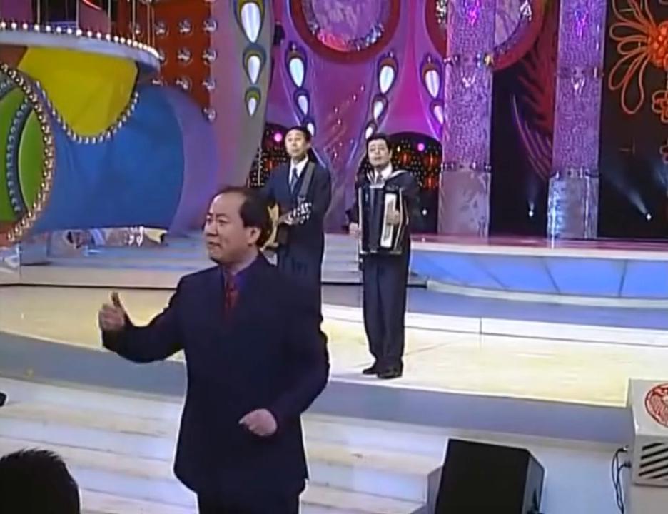 春晚说中国足球的小品,春晚调侃中国足球