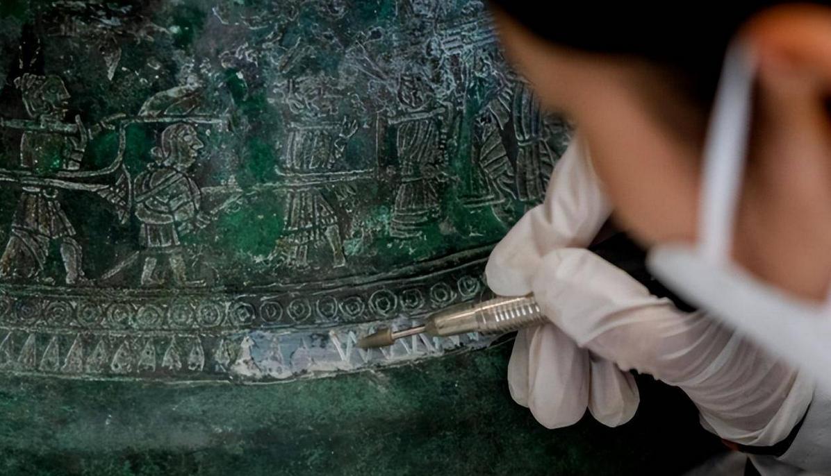 河南老汉造假青铜器,河南老汉带全村制假