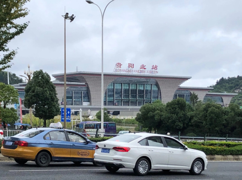 成都至贵阳高铁现在是走哪条线路,成都至贵阳高铁途经哪些地方