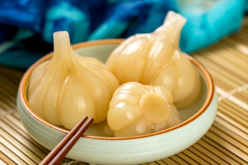 腌糖蒜的正确做法要兑水吗,怎么腌糖蒜好吃还不坏