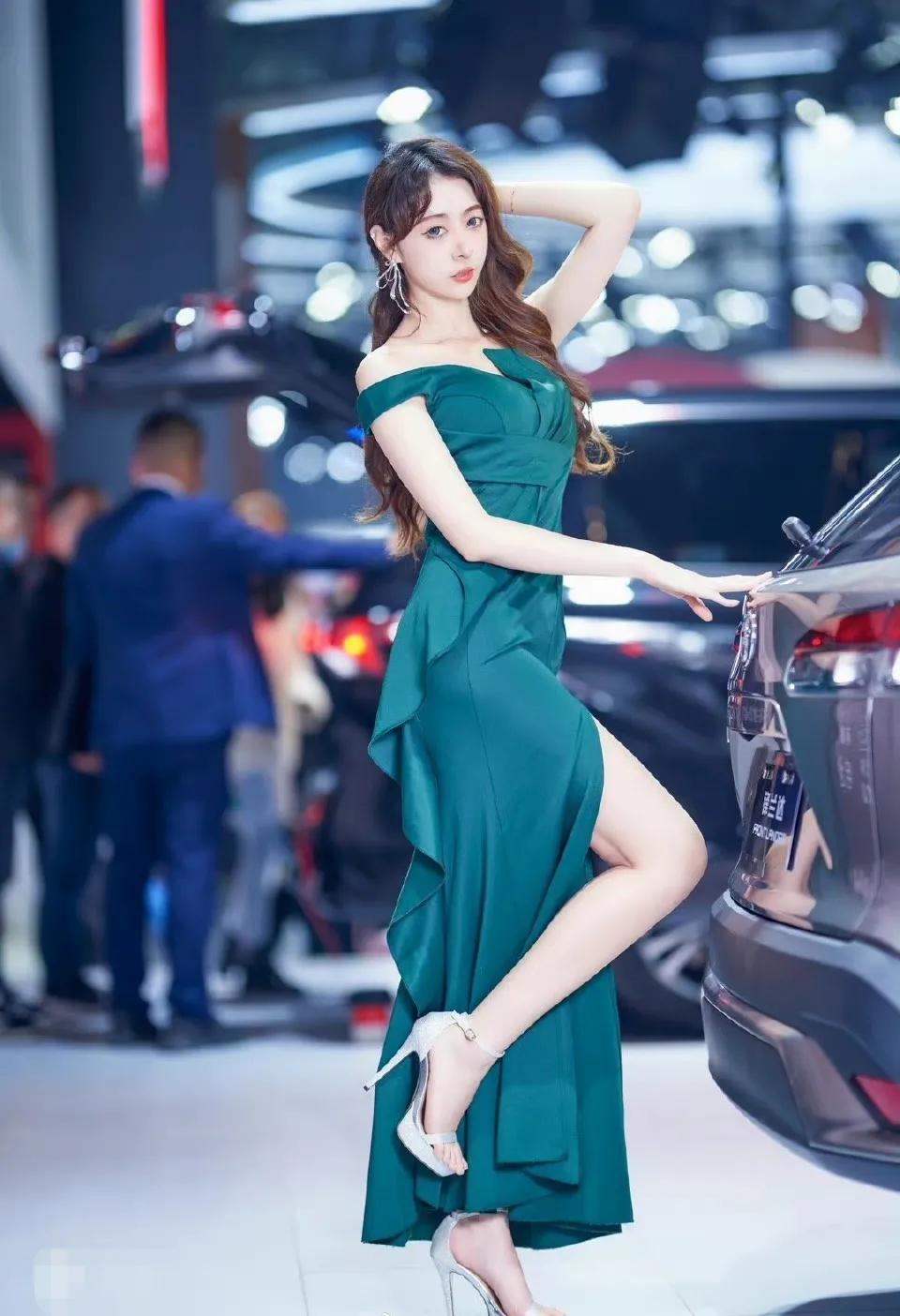 最有亲和力的车模,兄弟们帅车集合