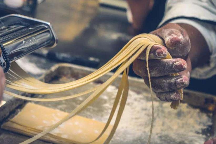 挂面大王陈克明,陈克明挂面创业故事视频