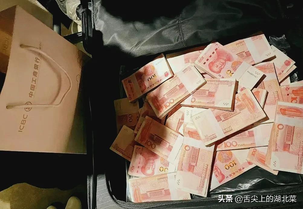 离婚分了1673万,八年没陪父亲吃顿饭,亏欠父母,此恩今生难还