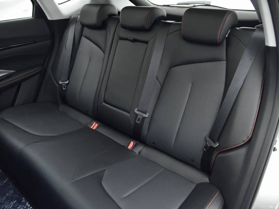 欧尚z6外观很像一个合资车,欧尚z6为什么有人说它像面包车