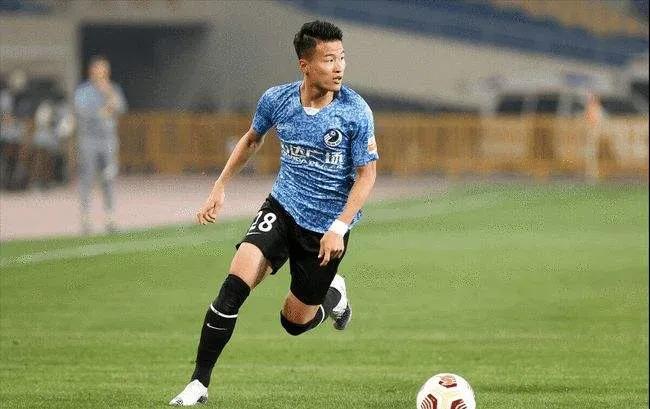 生死战国足首发武磊张玉宁领衔,武磊对比张玉宁