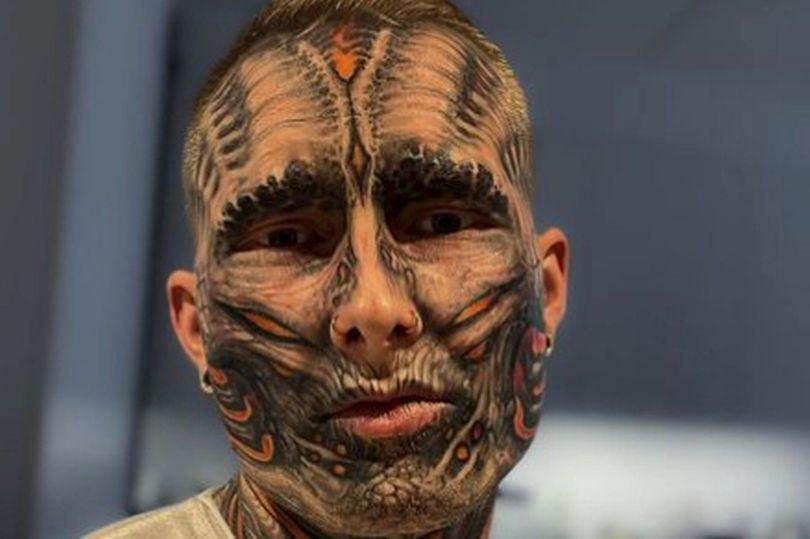 精神小伙纹身和老传统纹身对比图,25岁纹身男