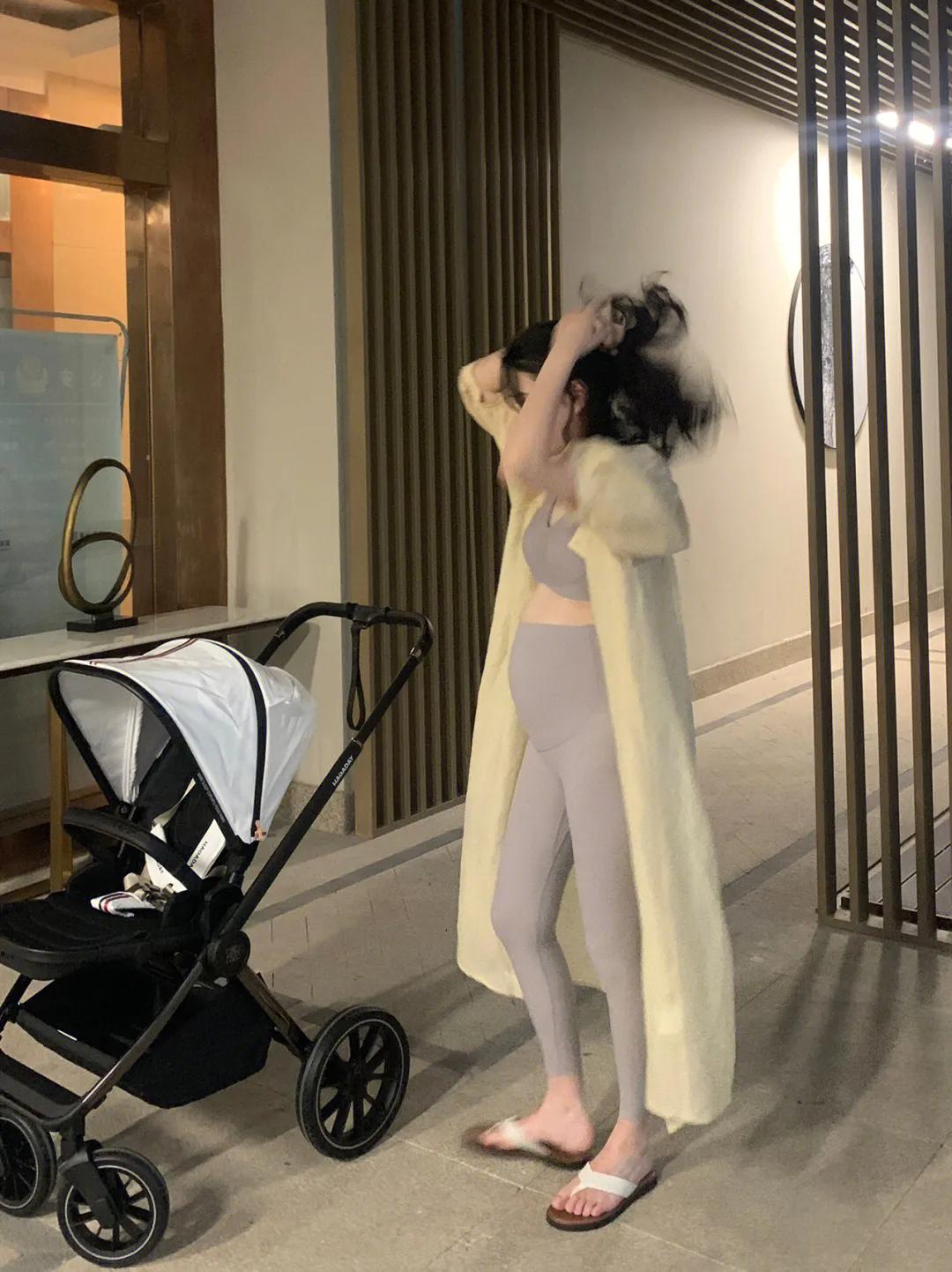 露肚子孕妈装,孕期露肚穿搭