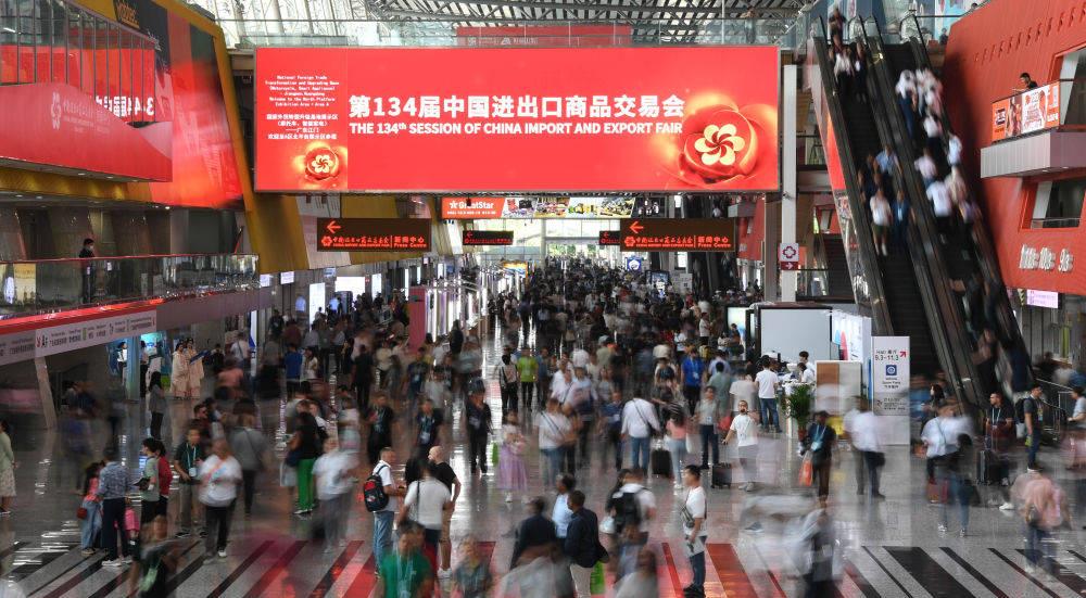 拥抱开放向高而攀——“中国第一展”广交会见证外贸“韧实力”
