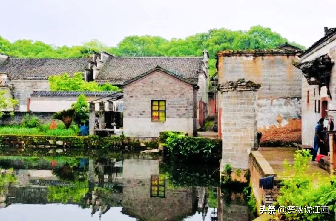 一个极具历史文化底蕴的古村,这个古村风景一绝