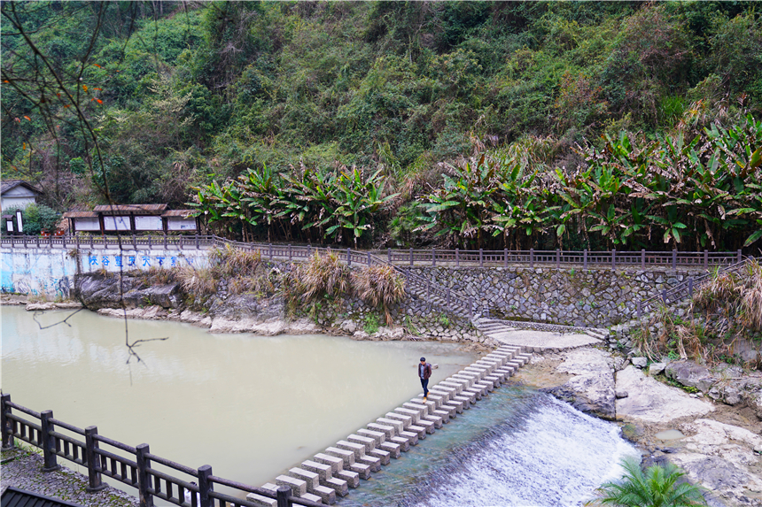 泰顺玉龙山氡泉温泉攻略,隐居山林世外桃源看夕阳