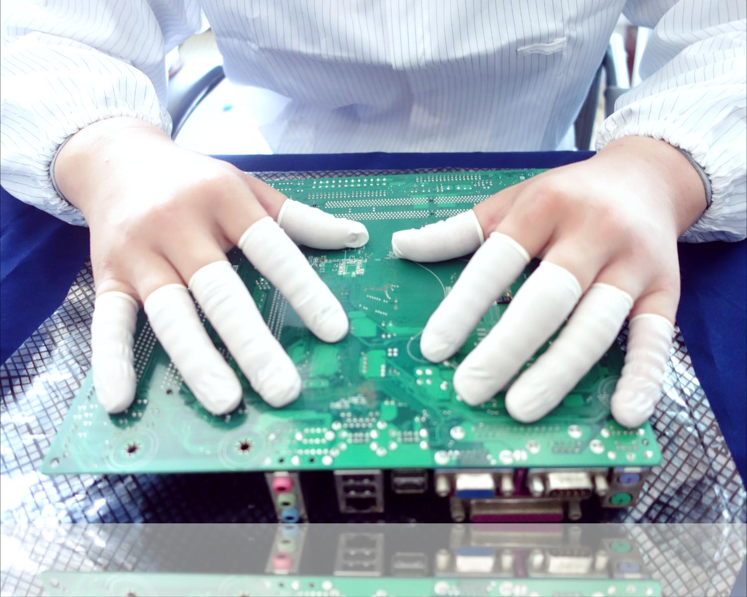 保护敏感元件，守护品质未来——无硫手指套的魅力