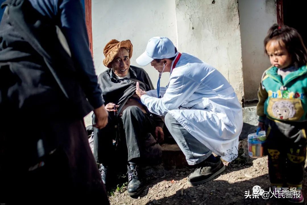 危急时刻他们筑牢生命屏障,守护群众安全他们冲在抗洪一线