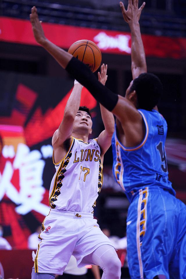 郭艾伦潘玮柏篮球,邓超郭艾伦完整视频