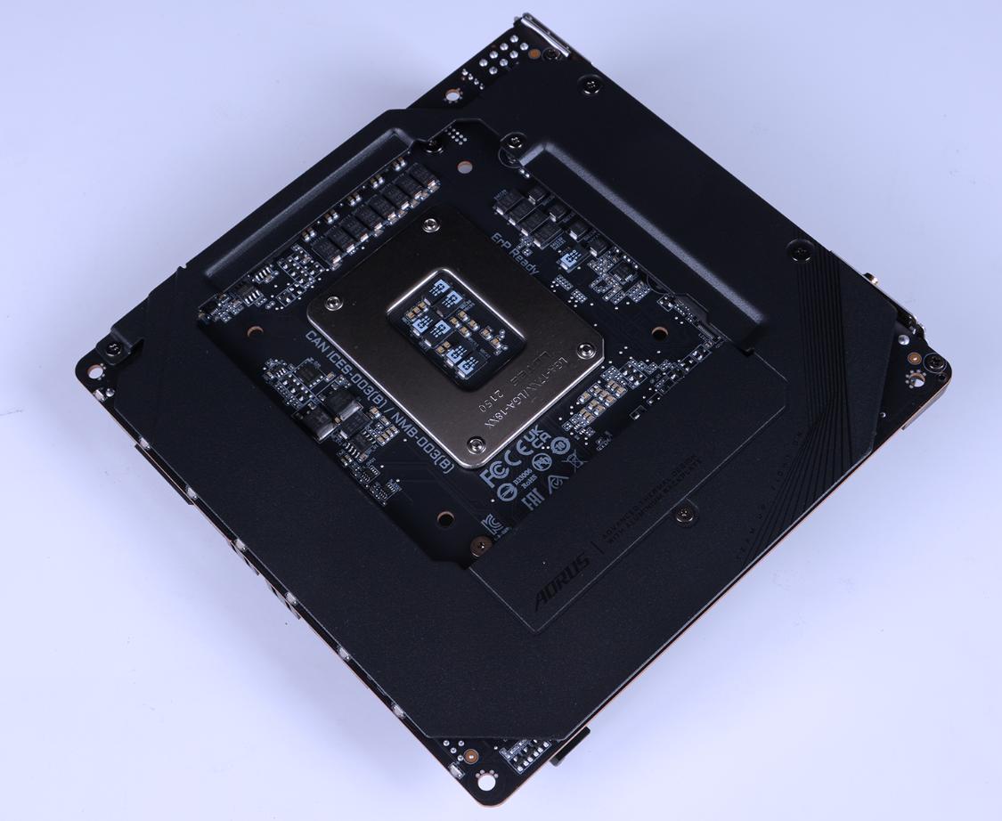 5000元itx主机加便携显示器,能吊打万元笔记本的itx主机