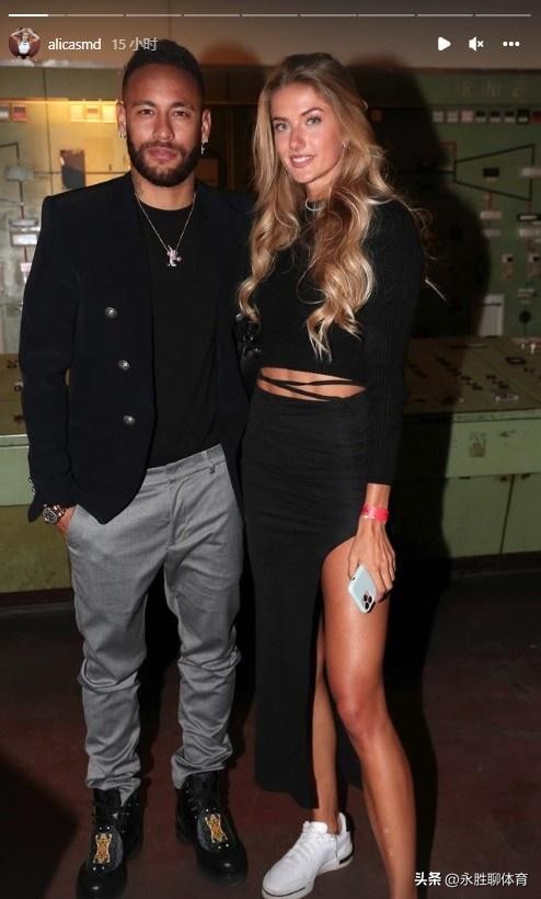 德国女选手跑倒数第一，归咎换衣服，被称“地表最美田径运动员”